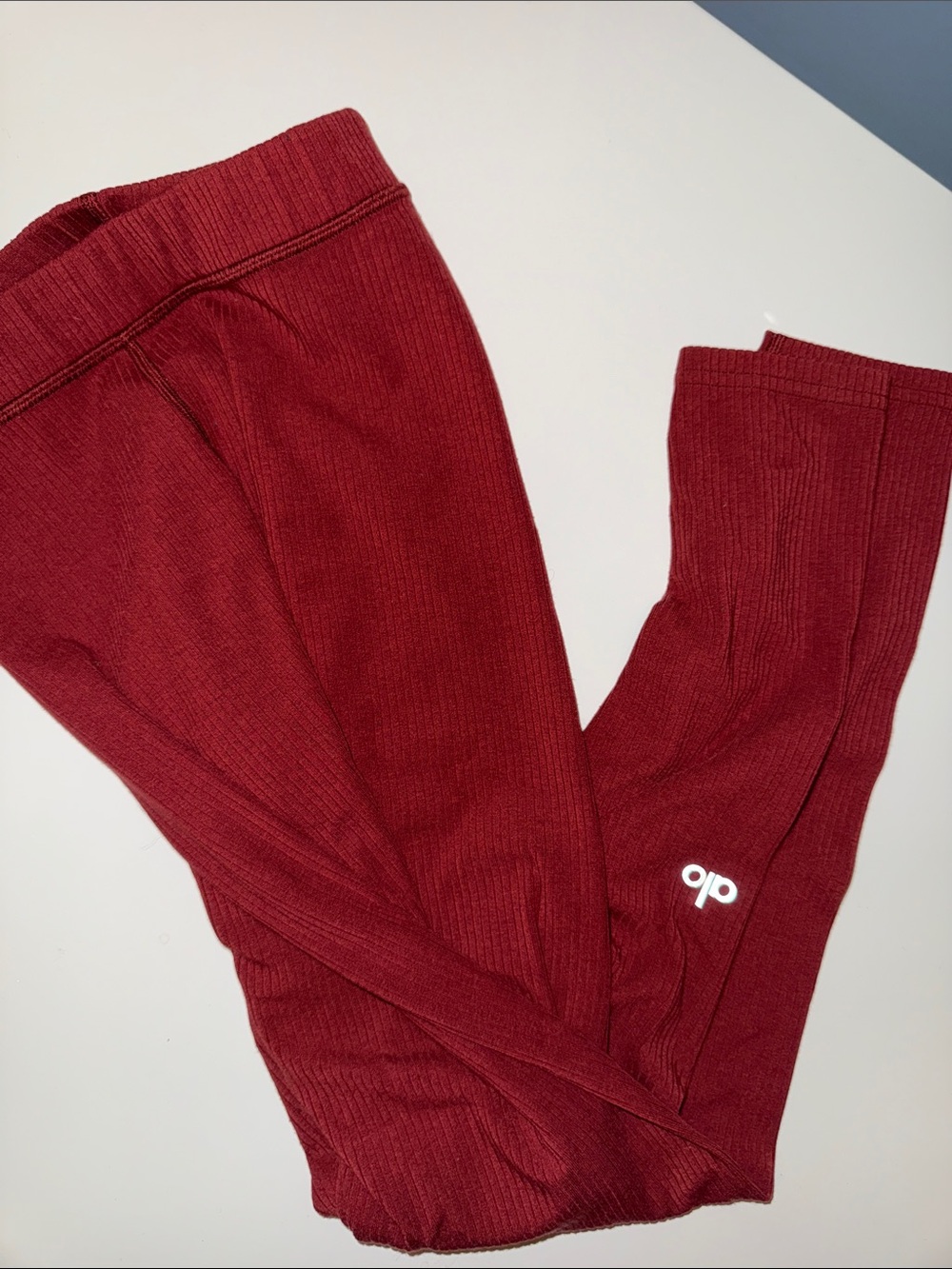ALO Yoga Ribbed Leggings in Burgundy